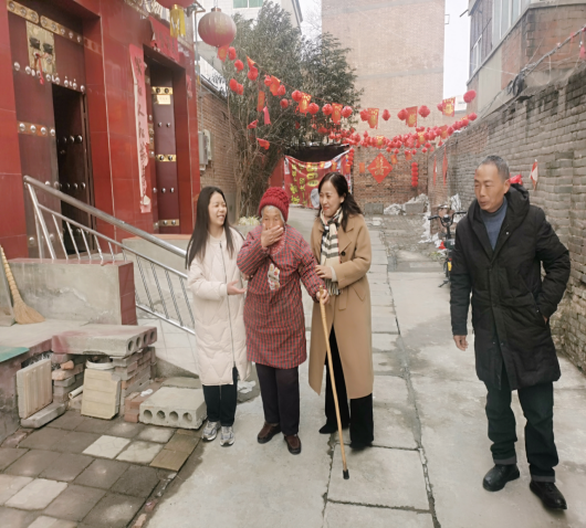 瑟瑟冬日 暖暖溫情——公司黨委、工會(huì)開展“送溫暖、送祝?！被顒?dòng)